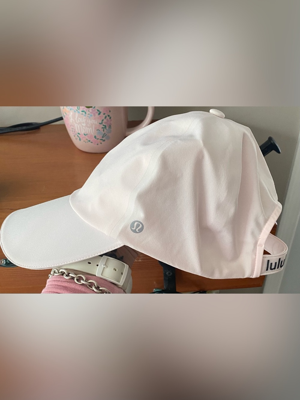 Nwot~ woman’s lululemon athletica pale pink baseball cap